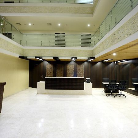 Solitaire Hotell Rāipur Exteriör bild
