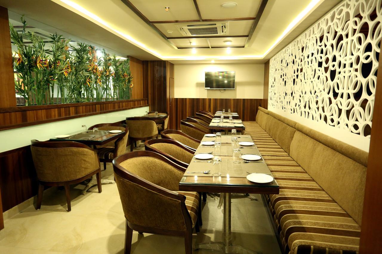 Solitaire Hotell Rāipur Exteriör bild