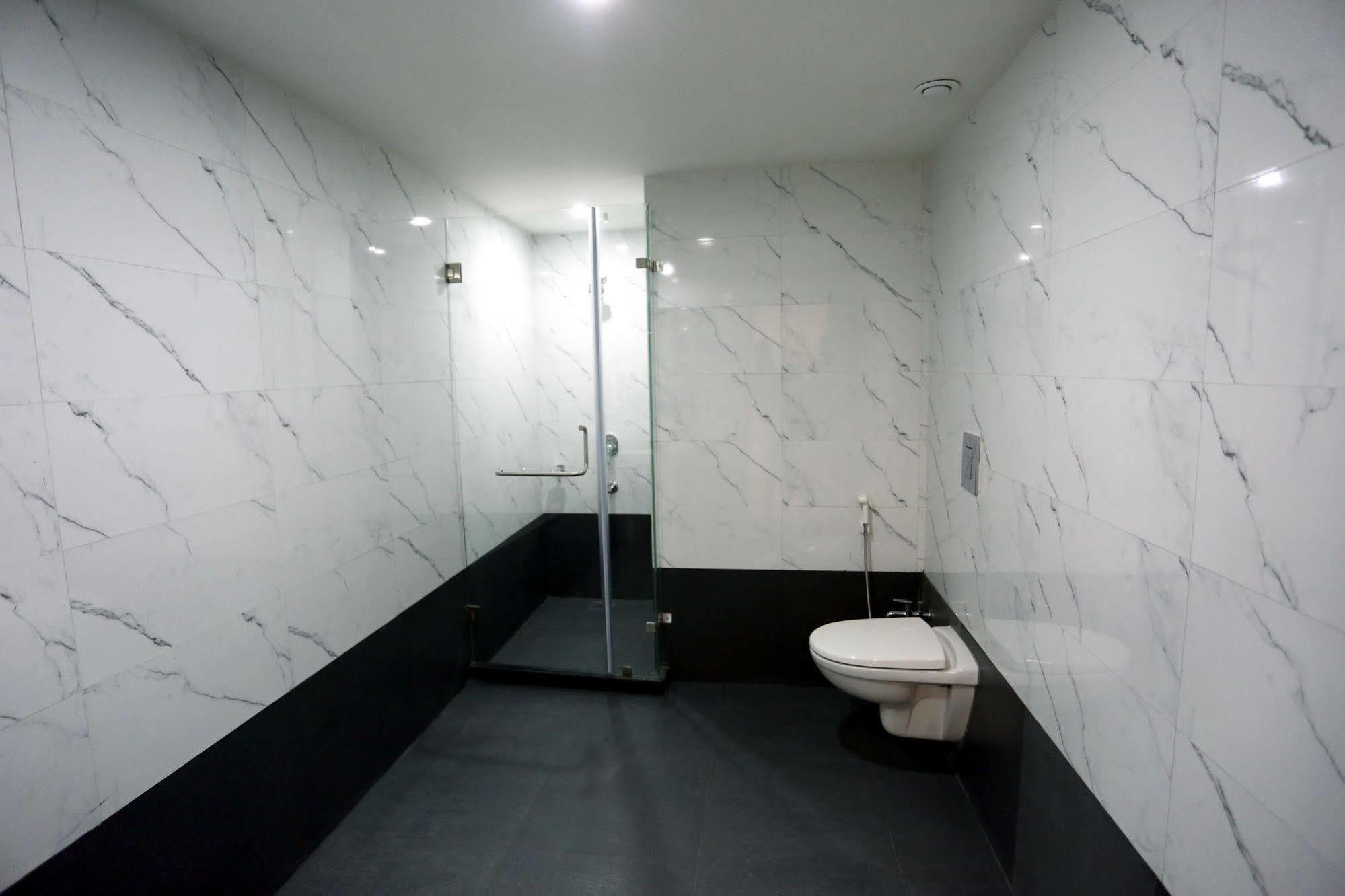 Solitaire Hotell Rāipur Exteriör bild