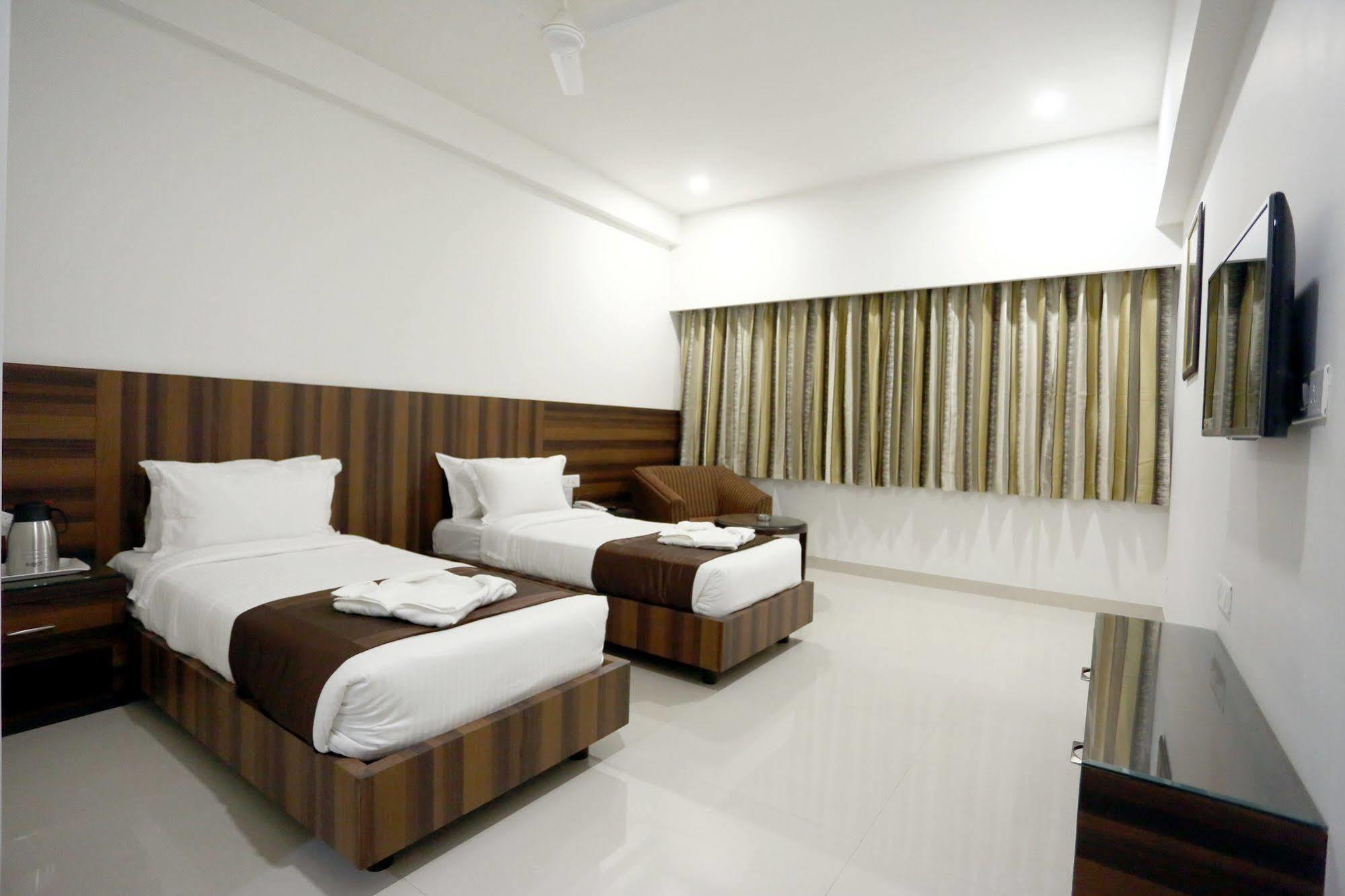 Solitaire Hotell Rāipur Exteriör bild