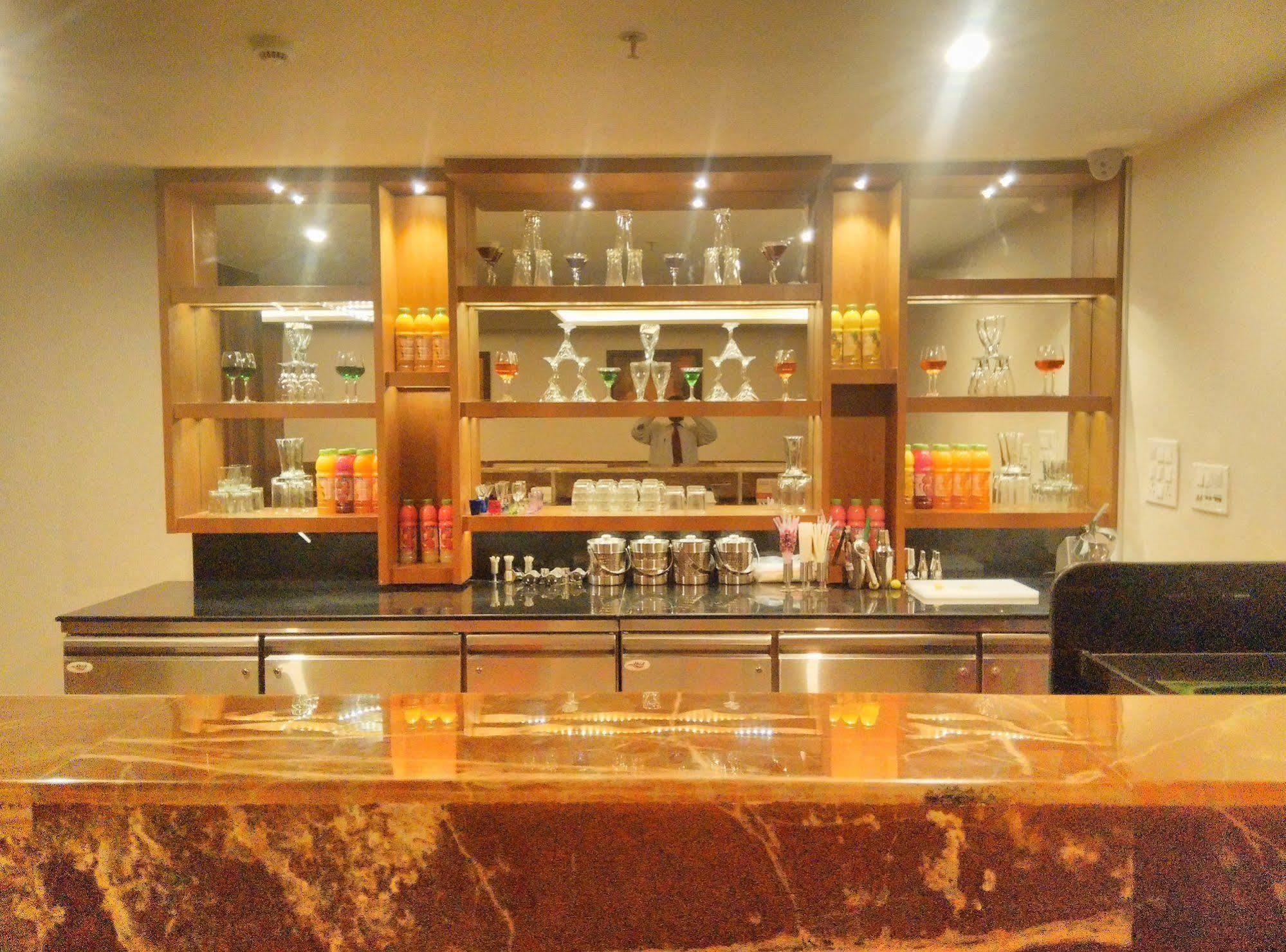 Solitaire Hotell Rāipur Exteriör bild